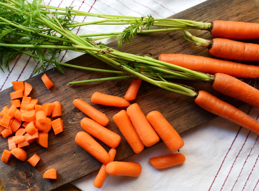 Carrot Tops (ngọn của củ cà rốt)