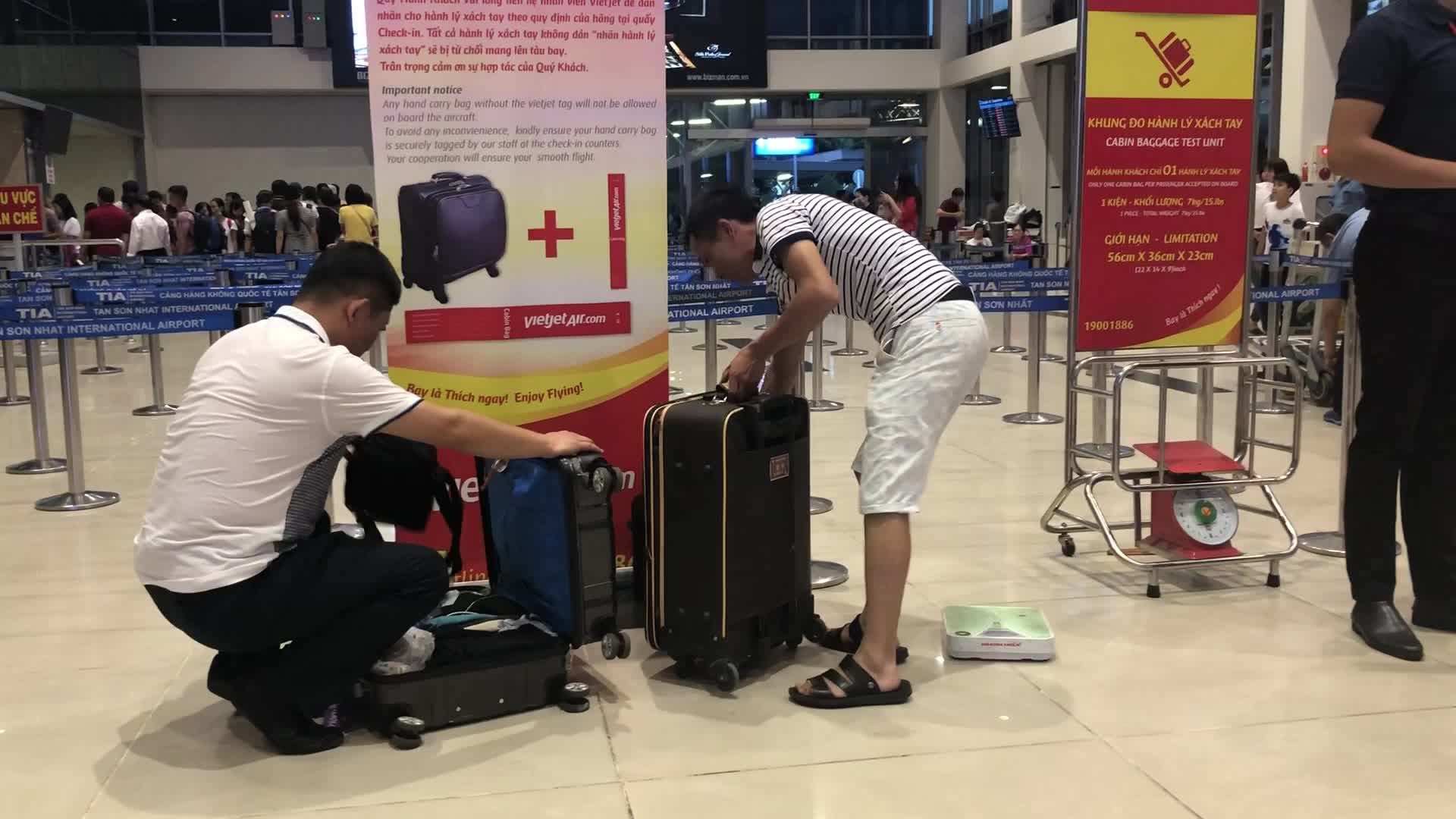 Khi mang theo trong hành lý xách tay, hành khách vẫn phải tuân thủ theo các quy định của từng hãng hàng không